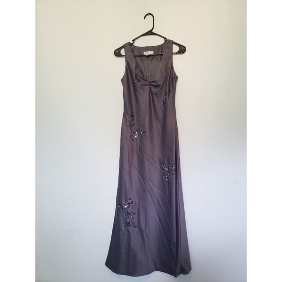 Newport News Dresses & Skirts - Newport News Easy Style Womens Petite Sz 4P Formal Dress V Neck Sleeveless Gray